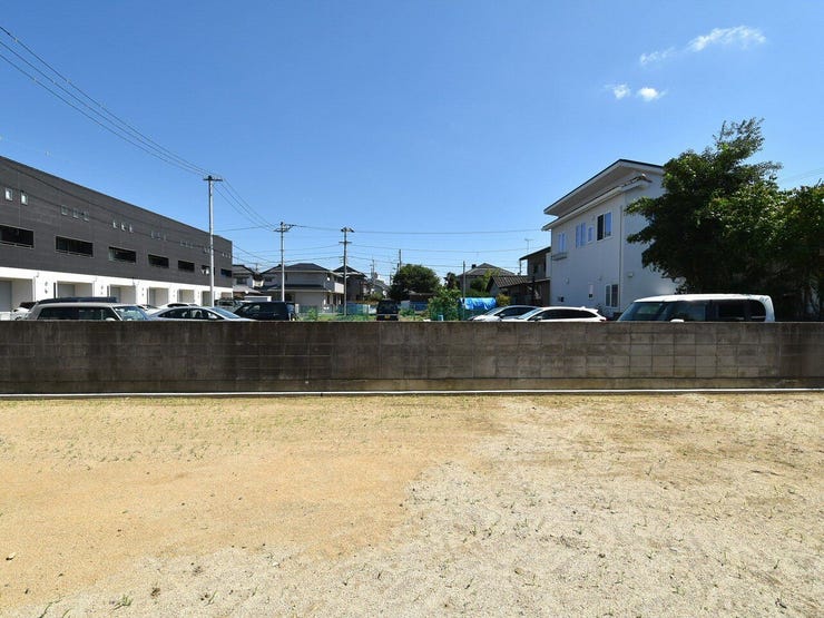 外観を西側より撮影