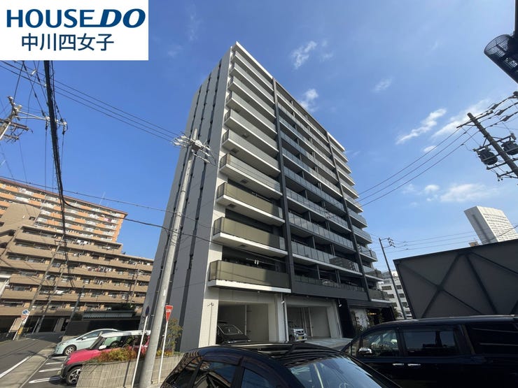 【外観】
◇外観◇
2020年7月築11階建てマンション。徒歩10分圏内で三沿線以上利用可の好立地です。ペット飼育可能です。