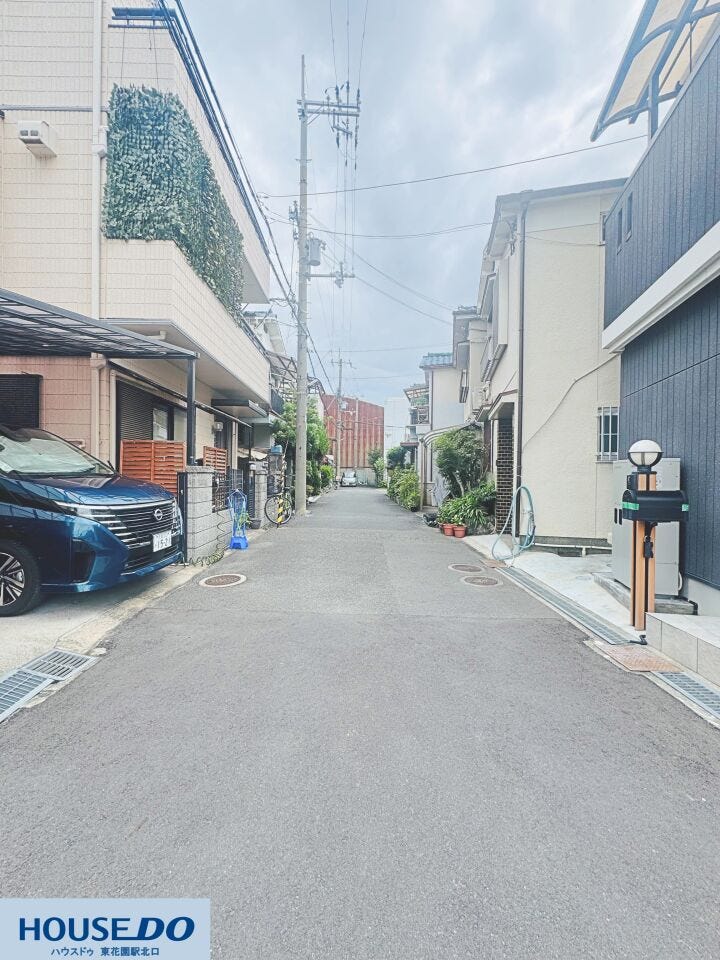 平坦で歩きやすい前道道路!交通量が少なく落ち着いた住環境で、お子様の通学や毎日の通勤・お買い物も安心です☆
