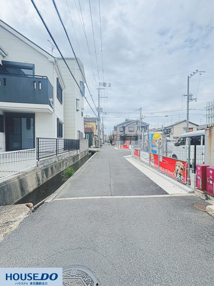 見通しが良くすっきりとした前面道路!周辺は静かな住宅街が広がっており、ゆったりと穏やかな暮らしを叶えます♪