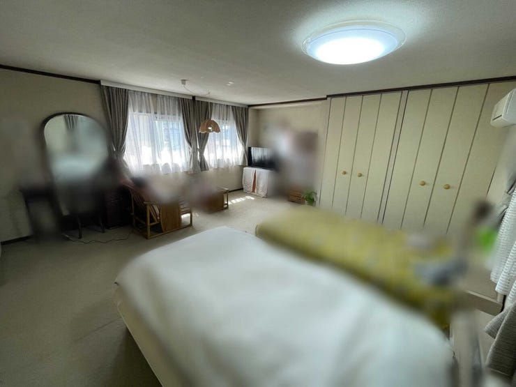 ゆとりある洋室。
寝室や子ども部屋、ワークスペースなど多用途に活用できます。