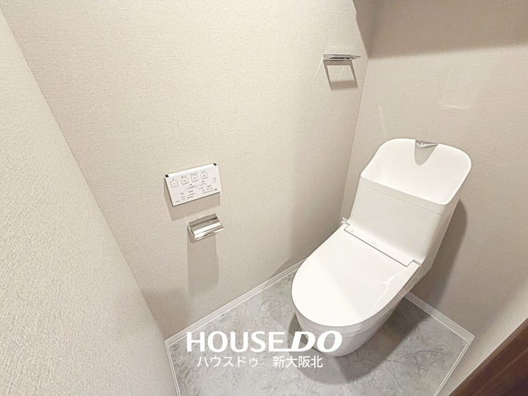 ■白を基調とした清潔感のあるトイレになっています!
■白色はどのような色とも相性がいいので、お客様好みにコーディネートしていただくことができます!