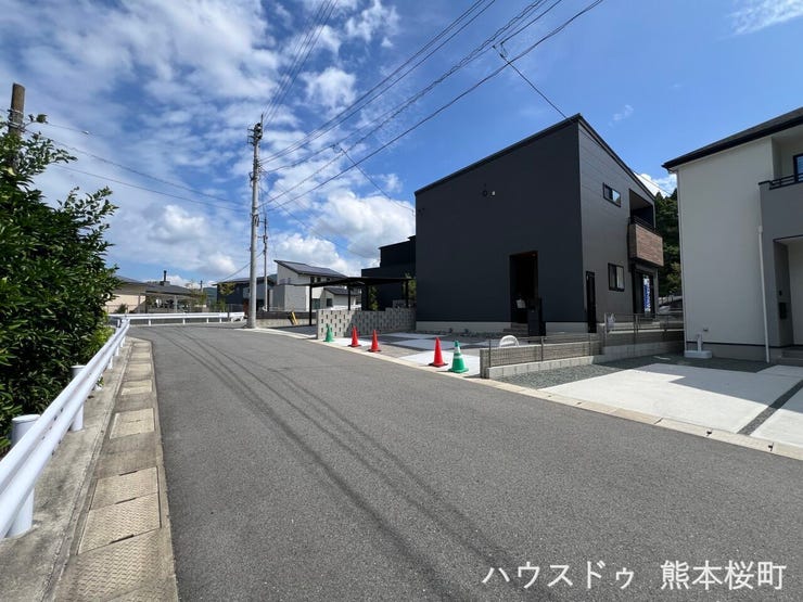 ■理想を叶える新しい暮らしの舞台■高いデザイン性と機能性を兼ね備えた住まい。ここで、家族の新しい物語が始まります。