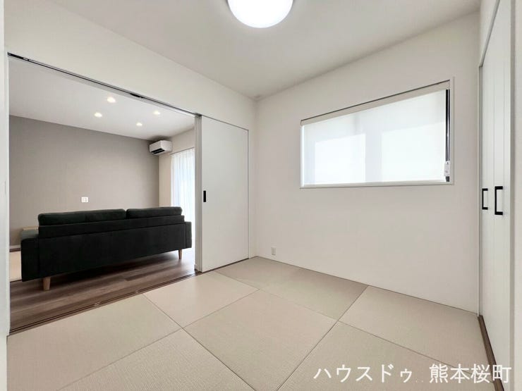 ■1階和室■ゲストをもてなし、昼寝や家事にも使える、畳のぬくもりが心地よい多目的万能スペース。
