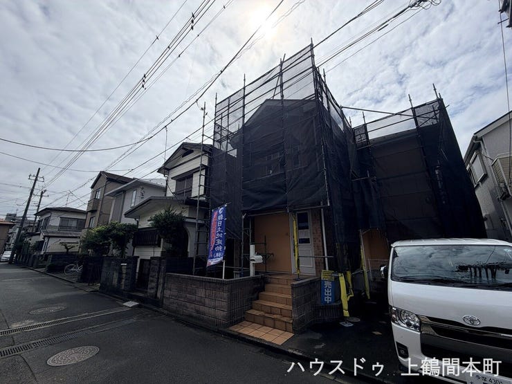 陽当たりの良い住空間と使いやすい間取りが魅力の住まいです。周辺には生活利便施設も揃い、毎日の暮らしを快適にサポート。ぜひ現地で実際の広さや住み心地をご体感ください。