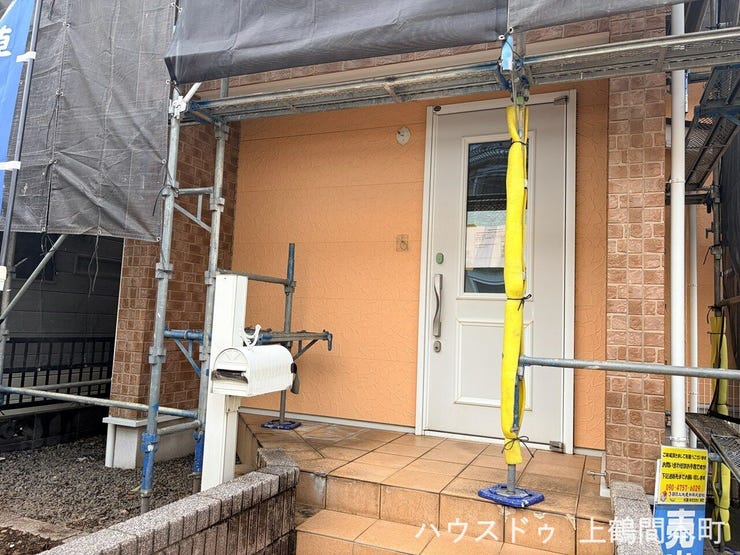 住まいの第一印象を彩る、明るく清潔感のある玄関です