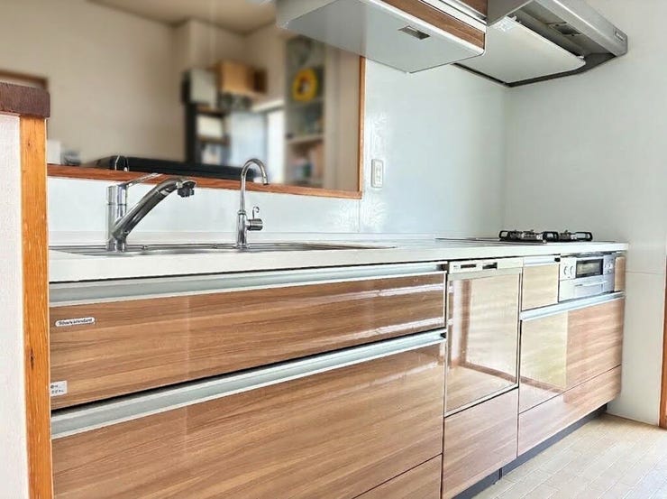 2020年1月リフォーム済♪使い勝手の良い明るいキッチン
※居住中のため、掲載画像はAI加工により家具等を消去しています