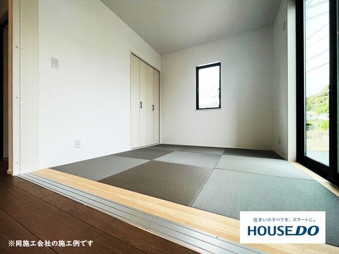 和室(※参考写真)
畳の温かみがうれしい和室です。お子様のお昼寝場所や客室、アイロンがけ等の家事スペースとしてご活用いただけます。
3.75畳相当のタタミコーナーがございます。