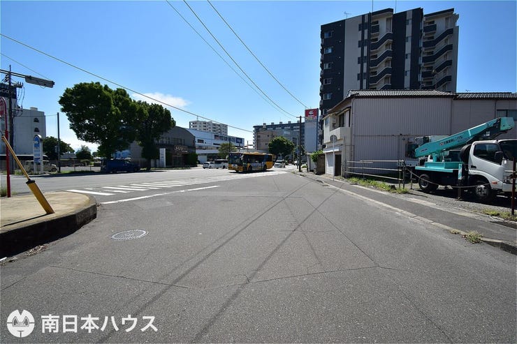 【前面道路】鹿児島市道の前面道路幅は約10m!国道225号線に近く交通アクセス良好♪