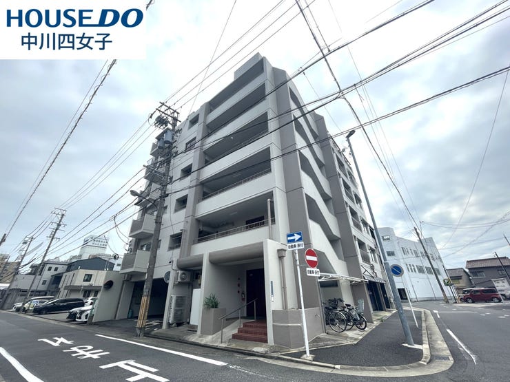 【外観】
◇外観◇
JR東海道本線「尾頭橋」駅徒歩5分の好立地です。三沿線以上利用可なので通勤・通学に便利な立地です。大切なペットとお過ごしいただけるペット飼育可マンションです。
