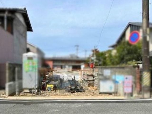道路側に並列で2台停められる駐車場が出来る予定です