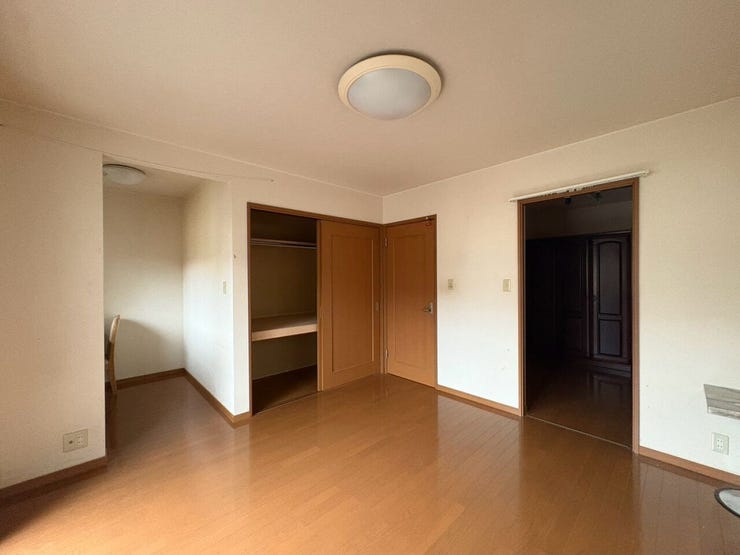 書斎や趣味のお部屋、子ども部屋としても集中して過ごせる落ち着いた広さです!