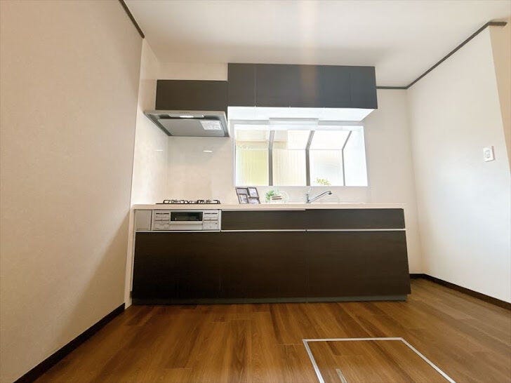 大きなシンクと調理台で、キッチンでの作業がはかどります♪