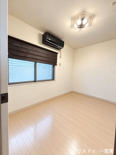 【5帖洋室】
※家具/小物消しの加工をおこなっています