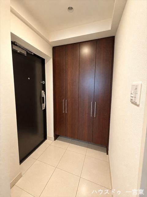 ※家具/小物消しの加工をおこなっています