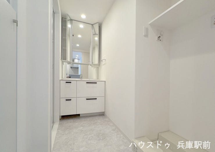 ◇白を基調とした清潔感のある洗面所