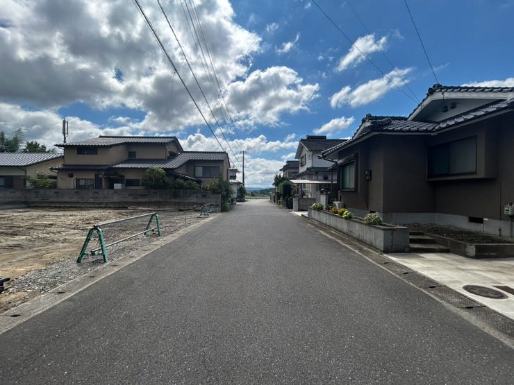 2027年1月下旬完成予定♪
掲載率No.1の豊富な建売物件情報が魅力♪
同施工会社の物件内覧可能です♪
ご連絡ください→097-529-6270