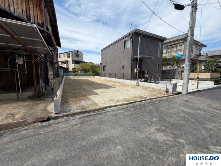 【前面道路含む現地写真】