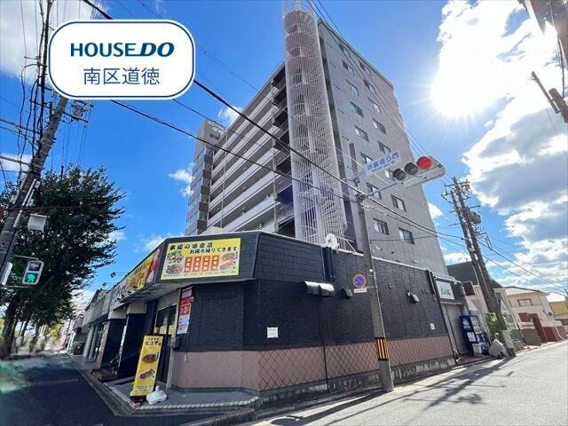 マンション1階部分が店舗となっているマンションです。利便性の向上や、セキュリティ面での安心感があります。