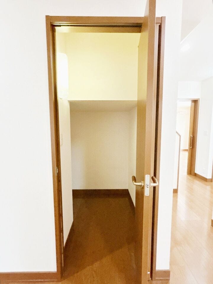 【現況販売中】階段下収納