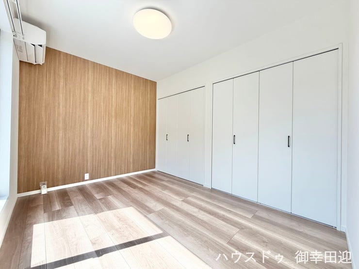■2階6帖洋室■心からリラックスできる静けさ、上質な眠りで、毎日をリセットします。明日への活力を養う空間です。