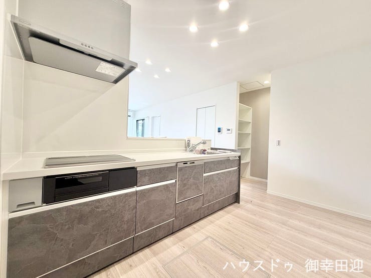 ■家族の「美味しい」が集まる舞台■高い機能性と美しいデザインを両立。料理する人も、待つ人も、笑顔になれる場所です。