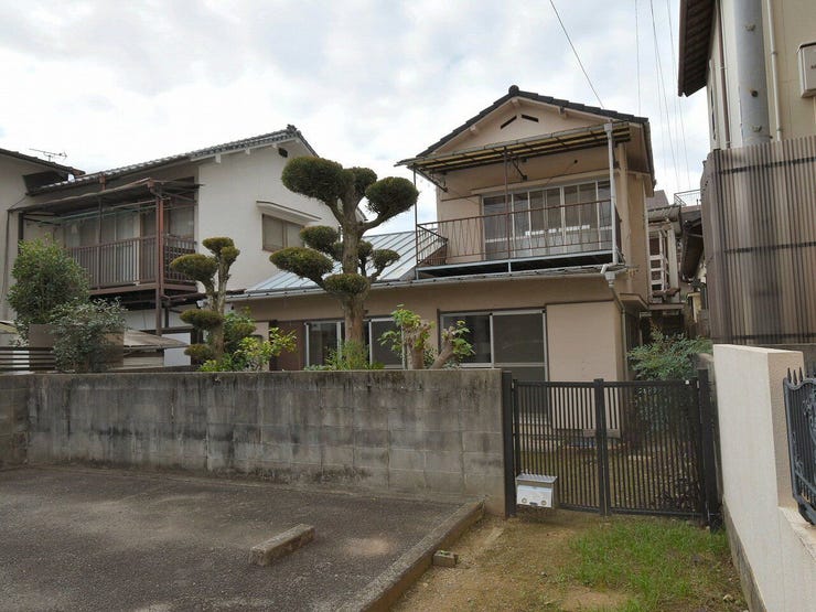 【外観】
外観を南東側より撮影