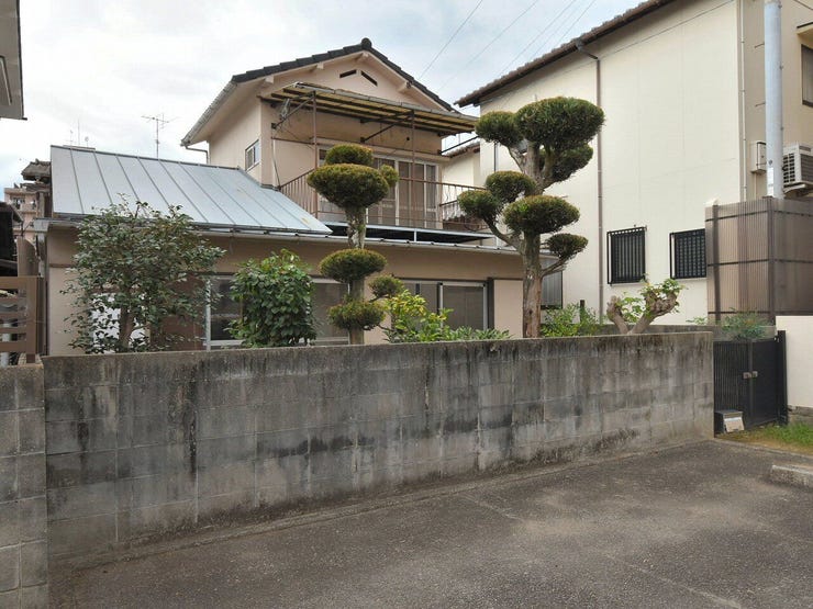 外観を南西側より撮影