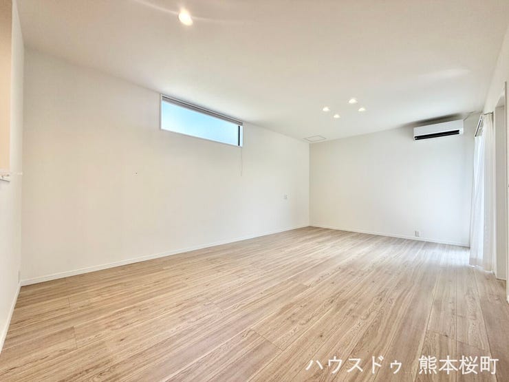 ■安らぎと笑顔の中心地■陽光が優しく降り注ぎ、会話が自然と弾む。ここでは、毎日が特別な時間へと変わります。