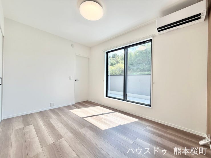 ■2階6帖洋室■心からリラックスできる静けさ、上質な眠りで、毎日をリセットします。明日への活力を養う空間です。