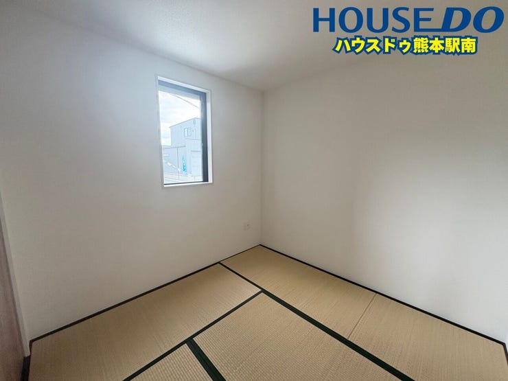 ■和室4.5帖
・畳のある暮らしを楽しめる4.5帖の和室。洋室とはひと味違う、落ち着いた雰囲気が魅力の一室です。