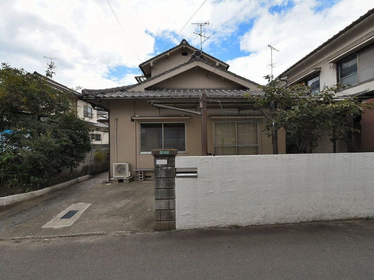 外観を東側より撮影