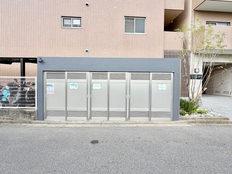 〈ゴミ捨て場〉