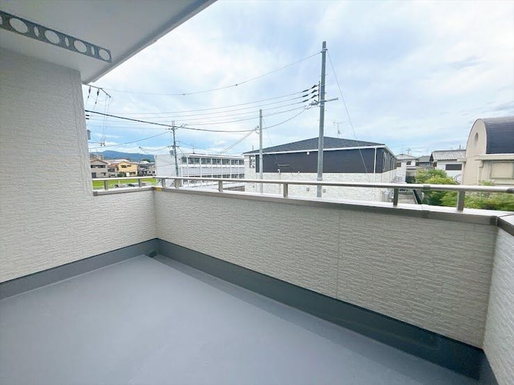 インナーバルコニーは雨の日の洗濯物も安心です。