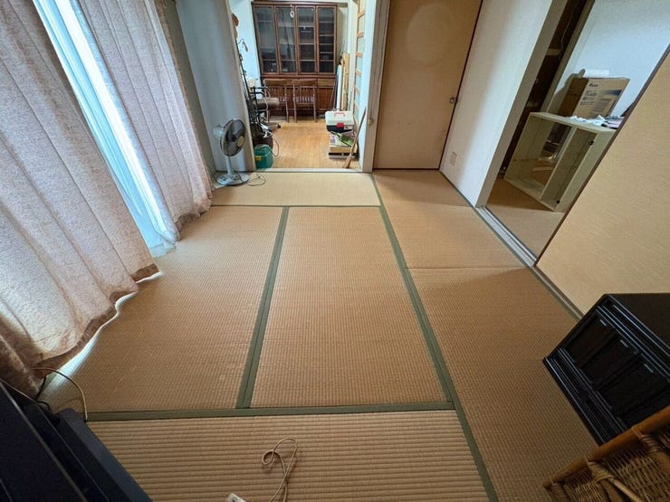 隣の和室とつなげて使えば、さらに大空間に♪