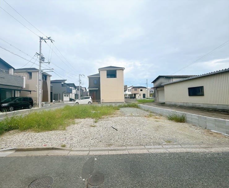【外観】
「近鉄奈良駅」よりバス乗車16分、バス停「東九条町」より徒歩2分の立地◎
