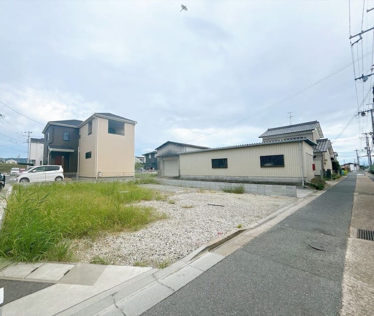 あたたかな陽が差し込み、優しい風が吹き込む陽当り・通風良好な立地です。