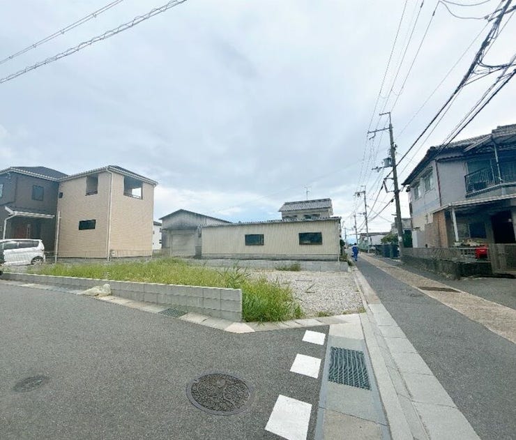 周辺に高い建物がなく日当たり良好な立地です。