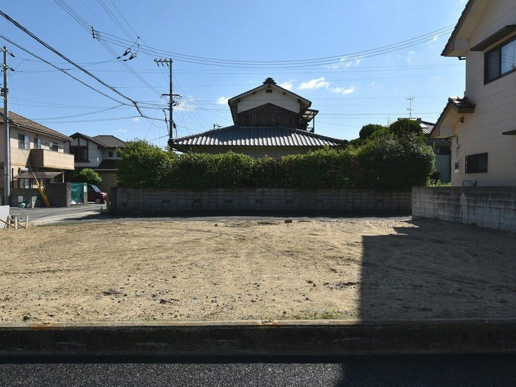 外観を西側より撮影