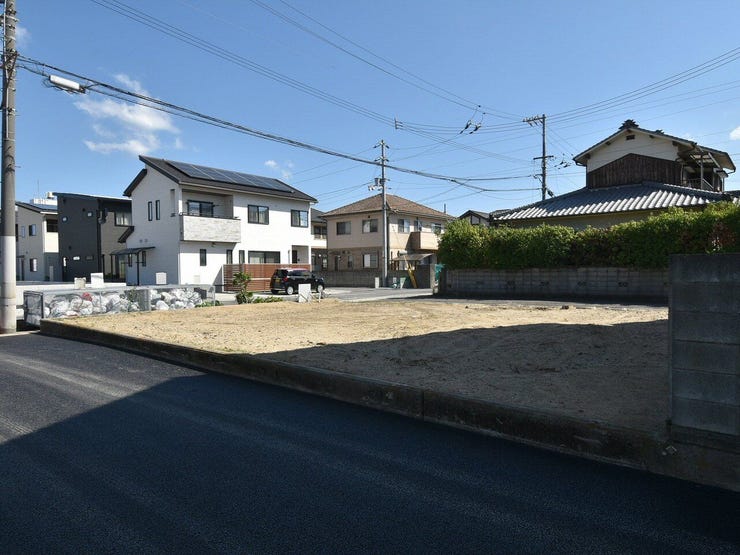 外観を南西側より撮影