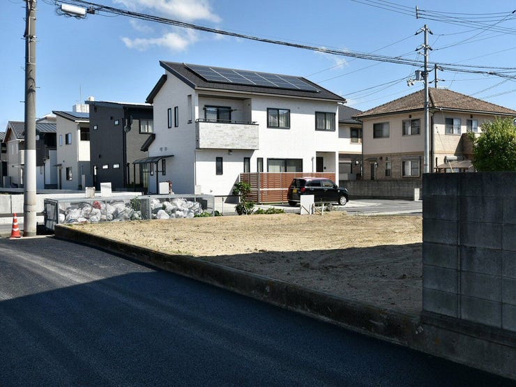 外観を南西側より撮影