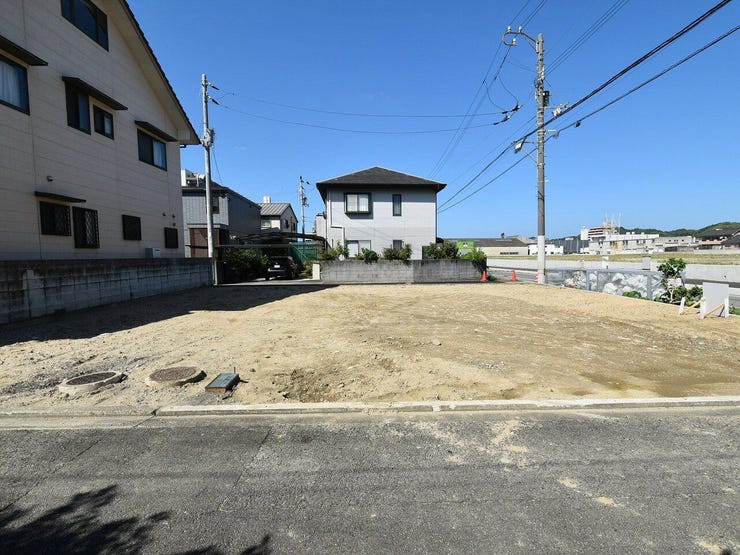 外観を東側より撮影