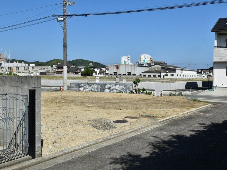 外観を南東側より撮影