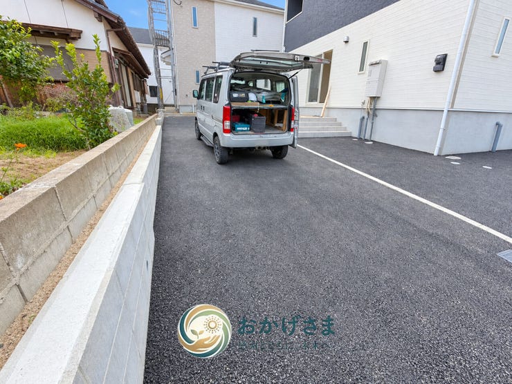 【前面道路】
住まいの前を通る道路の様子です。周囲の街並みや敷地への出入りを、現地での見学とあわせてご確認ください。