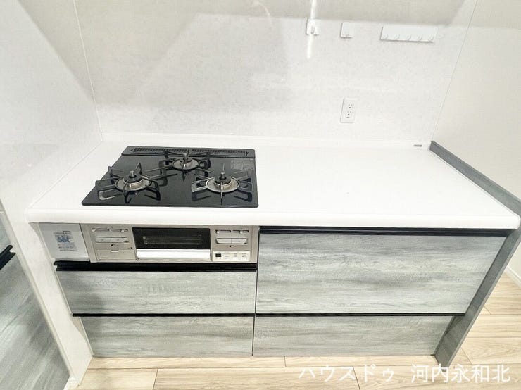3口コンロで手際よくお料理!広々スペースで毎日のメニュー作りがもっと楽しく♪