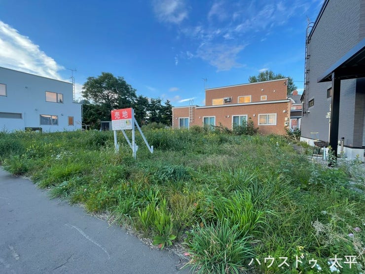 家族構成やライフスタイルに合わせた理想の住まいづくりが可能。庭やカースペースなど、自由にプランニングできます。自然を身近に感じながら、のびのびと暮らせる住まいをぜひここから。