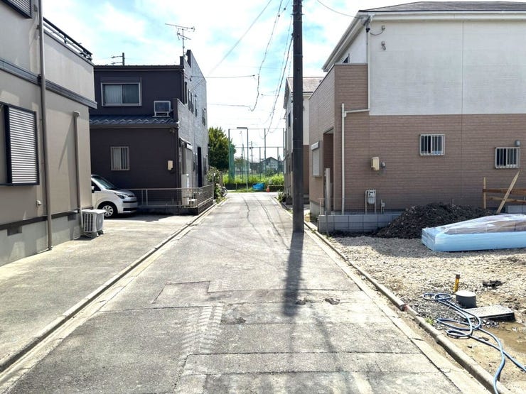 東側前面道路