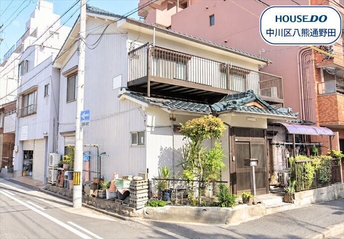 【外観】
【尾頭橋エリア】建築条件なしの売土地になります。
JR東海道本線/尾頭橋駅まで徒歩3分
・名古屋市立八熊小学校まで徒歩13分(約1020m)
・名古屋市立山王中学校まで徒歩7分(約490m)
