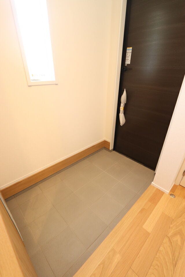 大人数での来客時にも余裕を持った玄関スペースでお出迎えできます。