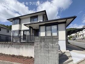 川西市けやき坂３丁目